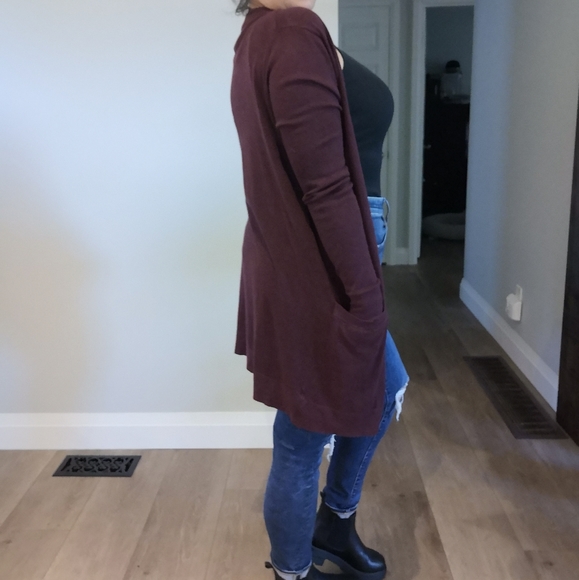 Maroon cardigan - Picture 3 of 4